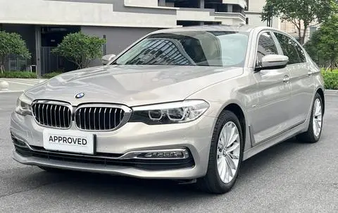 BMW 5 Series 2018 — фото 1