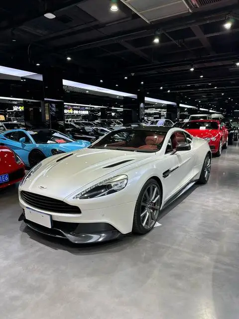 Aston Martin Vanquish 2013
