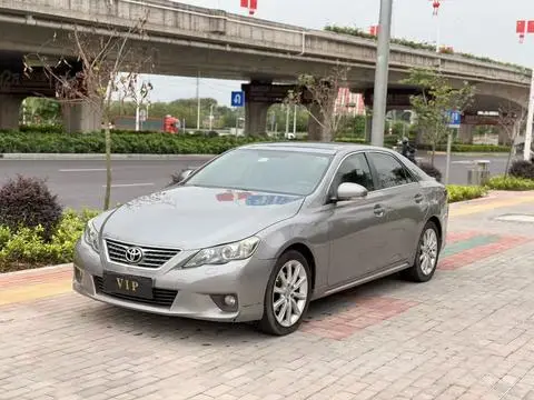 Toyota Reiz 2010
