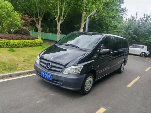 Mercedes-Benz 威霆 2013