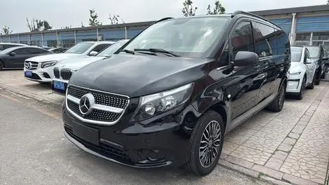 Mercedes-Benz 威霆 2018