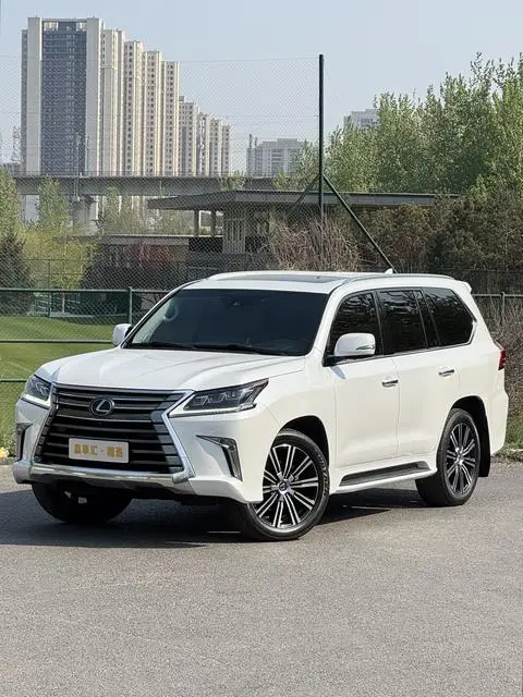 Lexus LX 2019 — фото 1