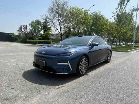 Geely 星耀8 PHEV 2025