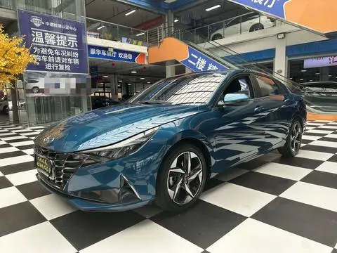 Hyundai Elantra 2022