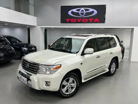 Toyota 兰德酷路泽 2015