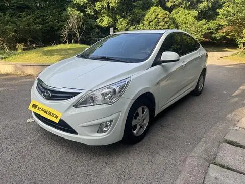 Hyundai 瑞纳 2010
