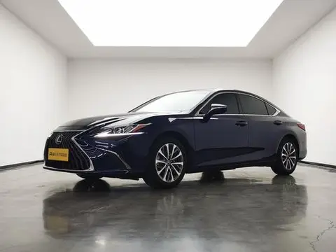 Lexus ES 2022