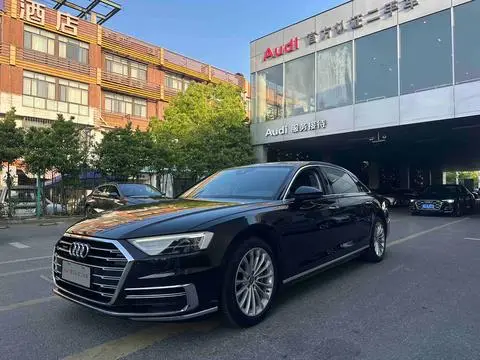 Audi A8 2018 — фото 1