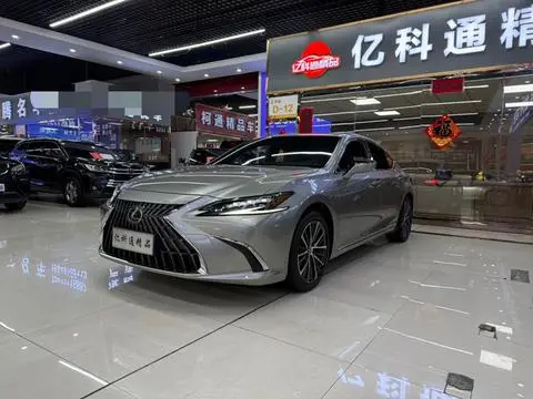 Lexus ES 2022