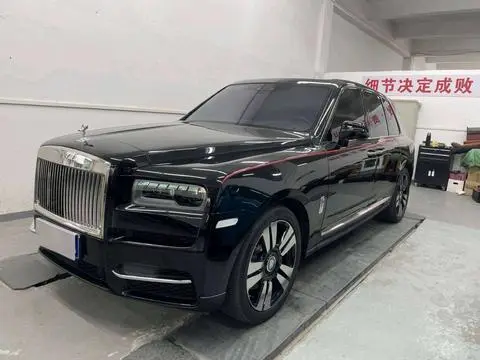 Rolls Royce Cullinan 2018