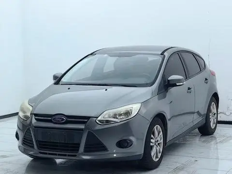 Ford Focus 2012 — фото 1