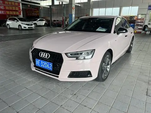 Audi A4L 2017 — фото 1