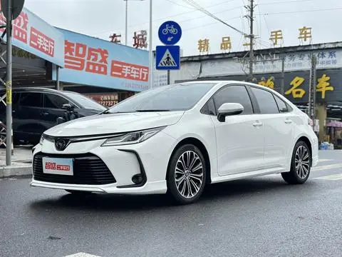 Toyota Corolla 2021 — фото 1