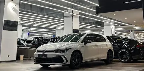 Volkswagen Golf 2021