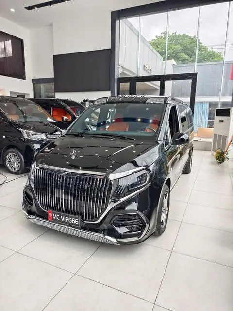 Mercedes-Benz 威霆 2023 — фото 1