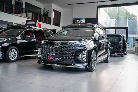 Toyota Granvia 2024