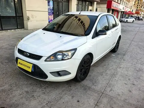 Ford Focus 2013 — фото 1
