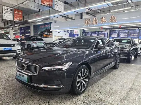 Volvo S90 PHEV 2022