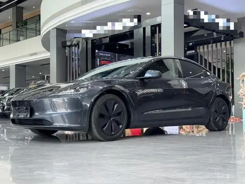 Tesla Model 3 2025