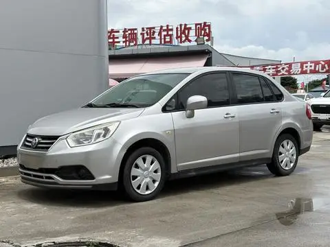 Venucia D50 2015