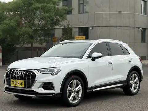 Audi Q3 2021 — фото 1
