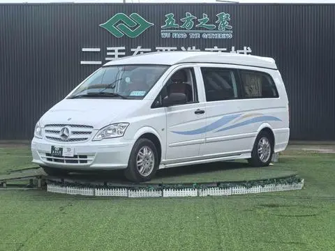 Mercedes-Benz 威霆 2013