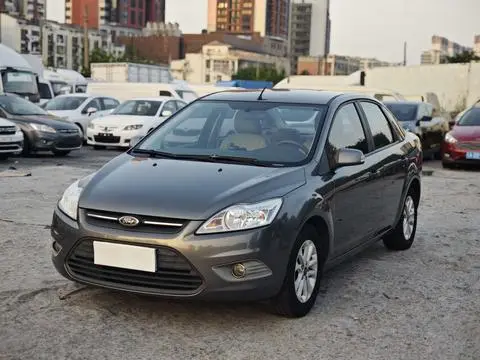 Ford Focus 2013 — фото 1