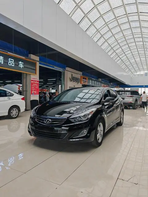 Hyundai Elantra Langdong 2012