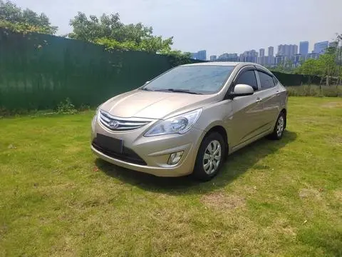 Hyundai 瑞纳 2010