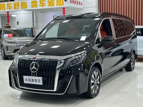 Mercedes-Benz 威霆 2023 — фото 1