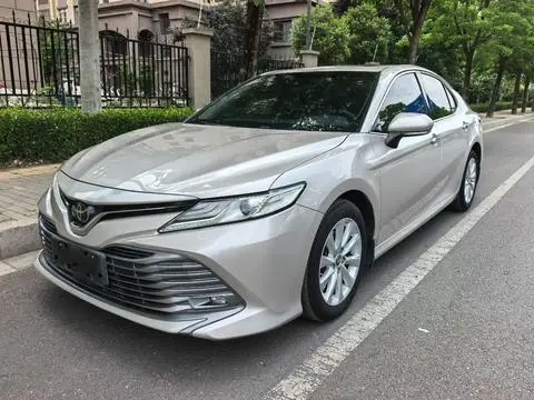 Toyota Camry 2018 — фото 1