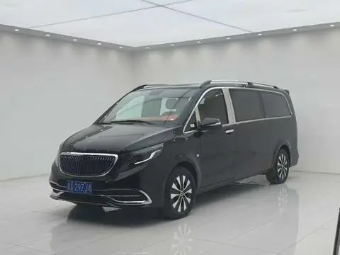 Mercedes-Benz 威霆 2023