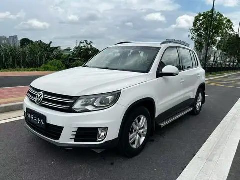 Volkswagen Tiguan 2013 — фото 1