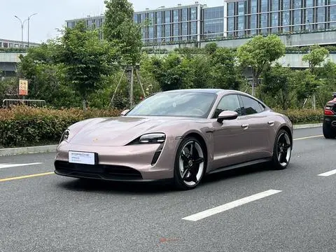 Porsche Taycan 2022