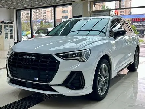 Audi Q3 2023 — фото 1