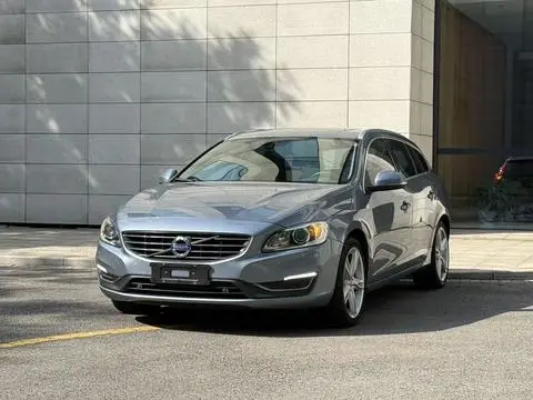 Volvo V60 2017 — фото 1