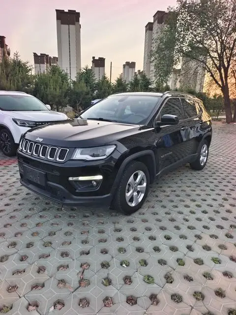 Jeep 指南者 2017