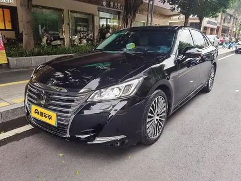 Toyota Crown 2015