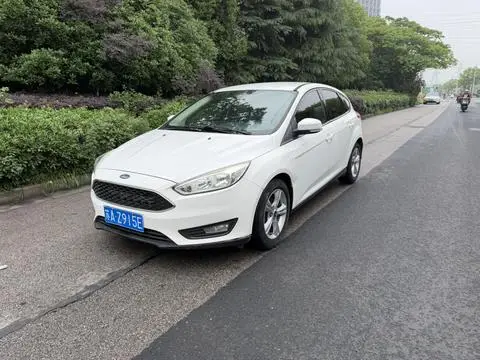 Ford Focus 2015 — фото 1
