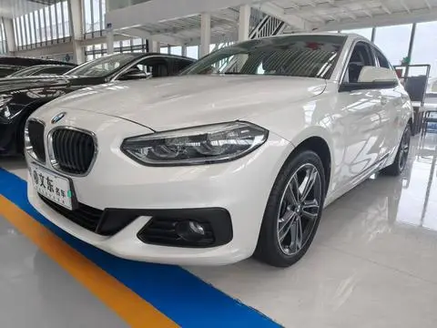 BMW 1 Series 2019 — фото 1