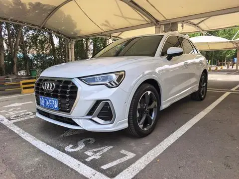 Audi Q3 2022 — фото 1