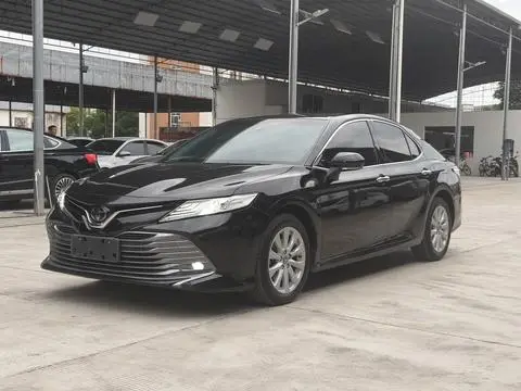 Toyota Camry 2021 — фото 1