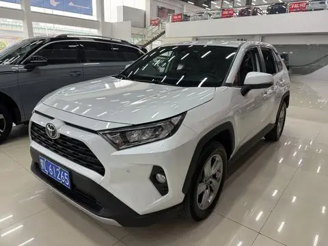 Toyota RAV4 2022 — фото 1