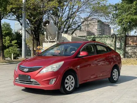 Hyundai 瑞纳 2013