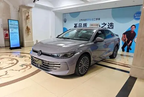 Volkswagen Passat 2025