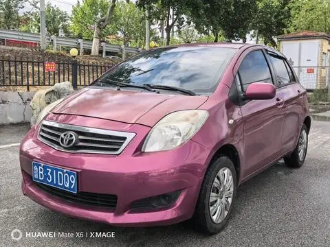 Toyota 雅力士 2011