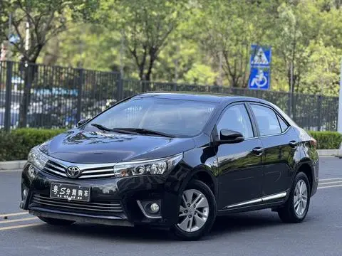 Toyota Corolla 2014 — фото 1