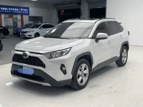 Toyota RAV4 2020 — фото 1