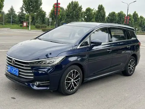 BYD 宋MAX 2018 — фото 1