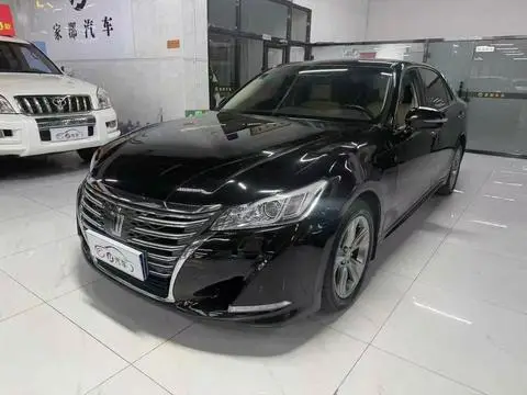 Toyota Crown 2015 — фото 1